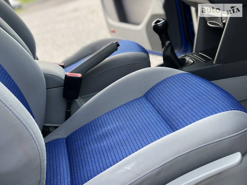 Вантажопасажирський фургон Volkswagen Caddy 2007 в Дрогобичі фото 107 Вантажопасажирський фургон Volkswagen Caddy 2007 в Дрогобичі