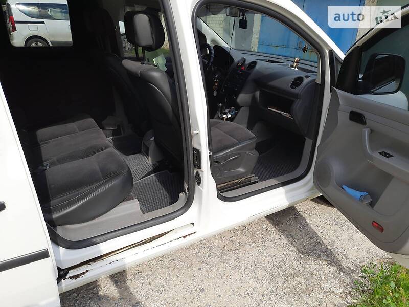 Минивэн Volkswagen Caddy 2010 в Павлограде