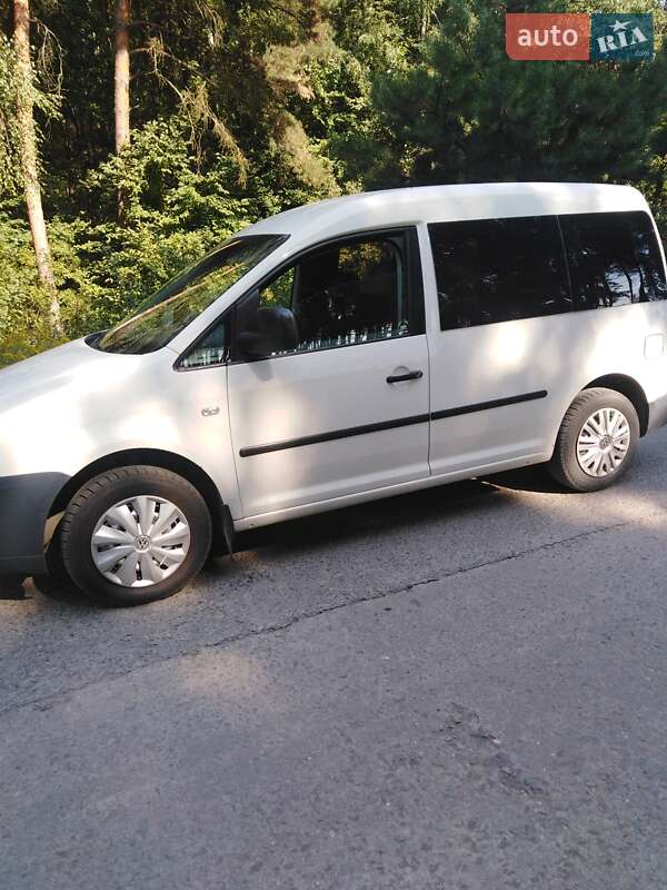 Минивэн Volkswagen Caddy 2006 в Остроге