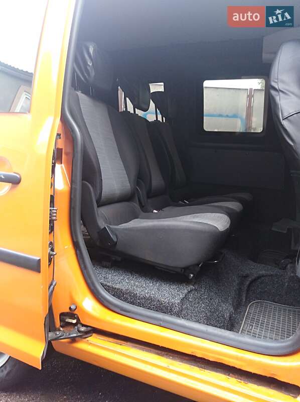 Минивэн Volkswagen Caddy 2005 в Рахове