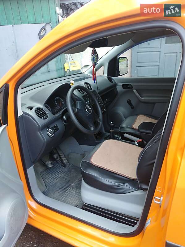 Минивэн Volkswagen Caddy 2005 в Рахове