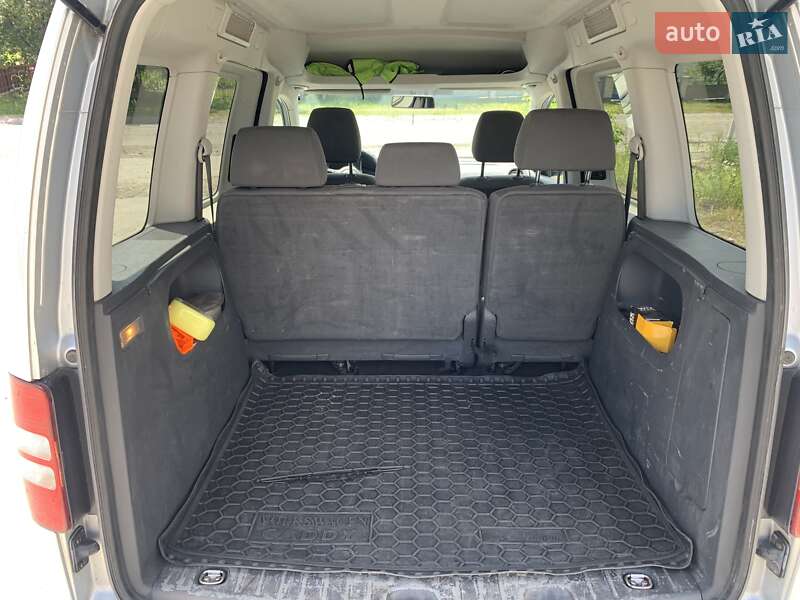 Минивэн Volkswagen Caddy 2011 в Шумске