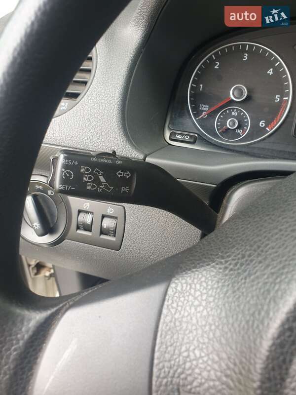 Универсал Volkswagen Caddy 2011 в Березному