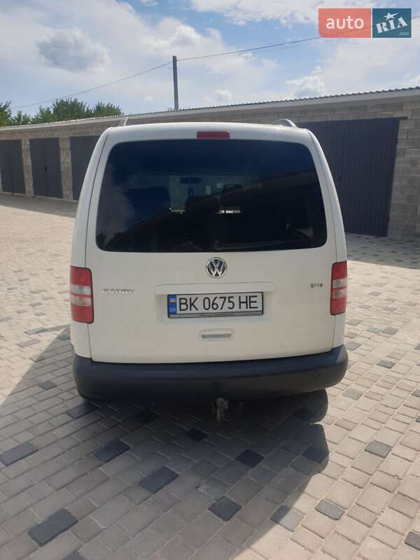 Универсал Volkswagen Caddy 2011 в Березному