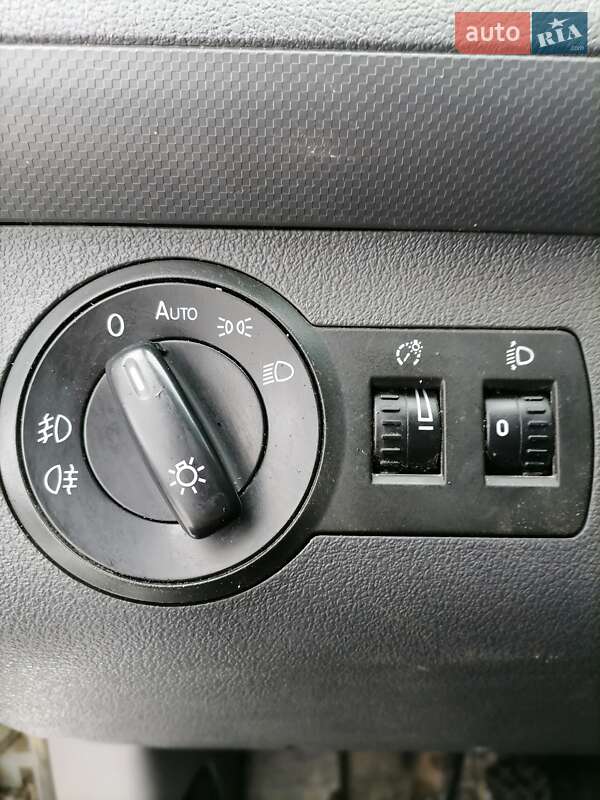 Пикап Volkswagen Caddy 2010 в Кельменцах фото 8 Пикап Volkswagen Caddy 2010 в Кельменцах