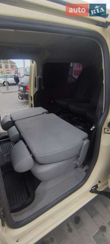 Минивэн Volkswagen Caddy 2010 в Шепетовке