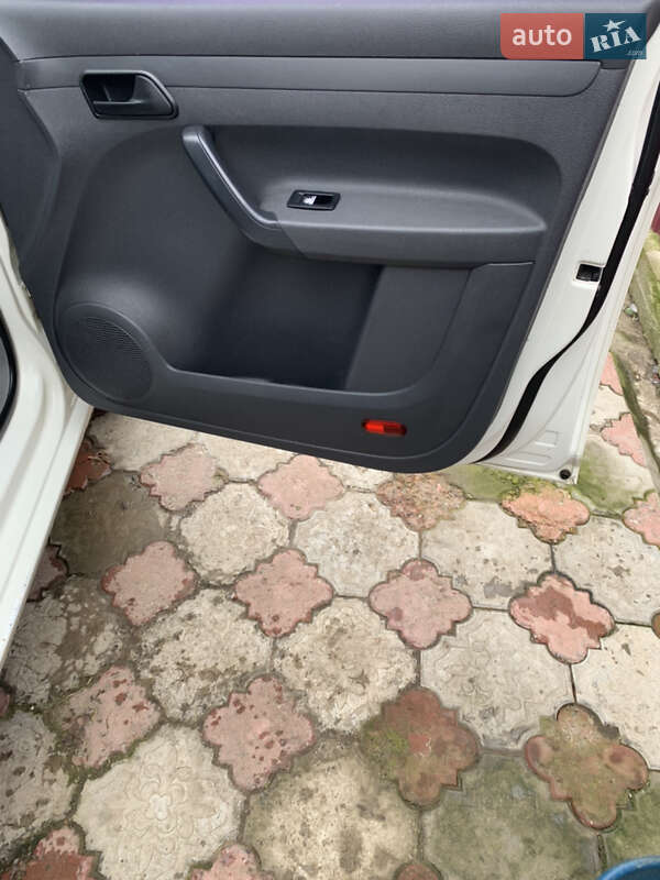 Минивэн Volkswagen Caddy 2006 в Черновцах
