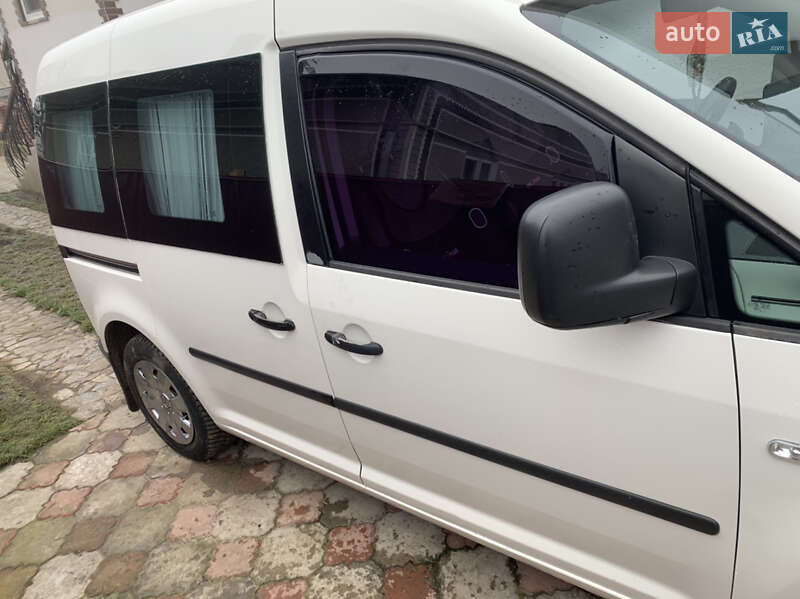 Минивэн Volkswagen Caddy 2006 в Черновцах