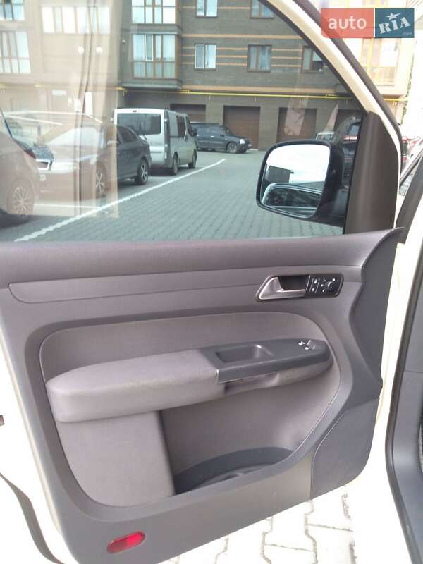 Минивэн Volkswagen Caddy 2011 в Хмельницком