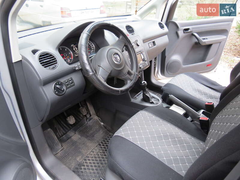 Минивэн Volkswagen Caddy 2011 в Житомире