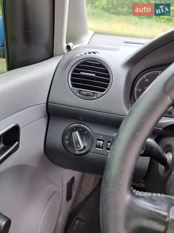 Минивэн Volkswagen Caddy 2004 в Харькове