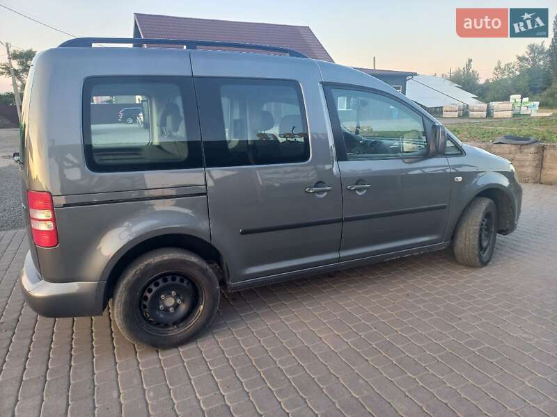 Мінівен Volkswagen Caddy 2015 в Виноградові