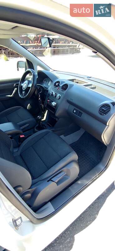 Мінівен Volkswagen Caddy 2012 в Черкасах