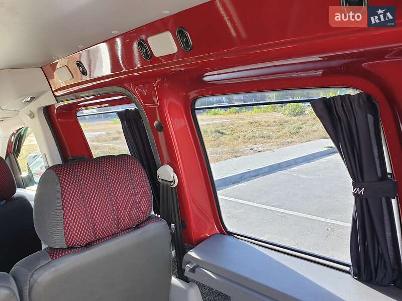 Мінівен Volkswagen Caddy 2006 в Києві