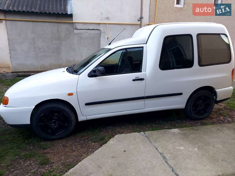 Пікап Volkswagen Caddy 2002 в Ужгороді