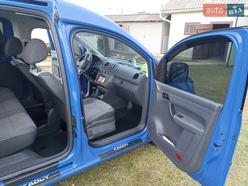 Мінівен Volkswagen Caddy 2011 в Чернівцях