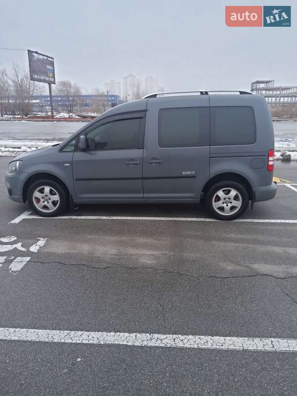Мінівен Volkswagen Caddy 2013 в Києві