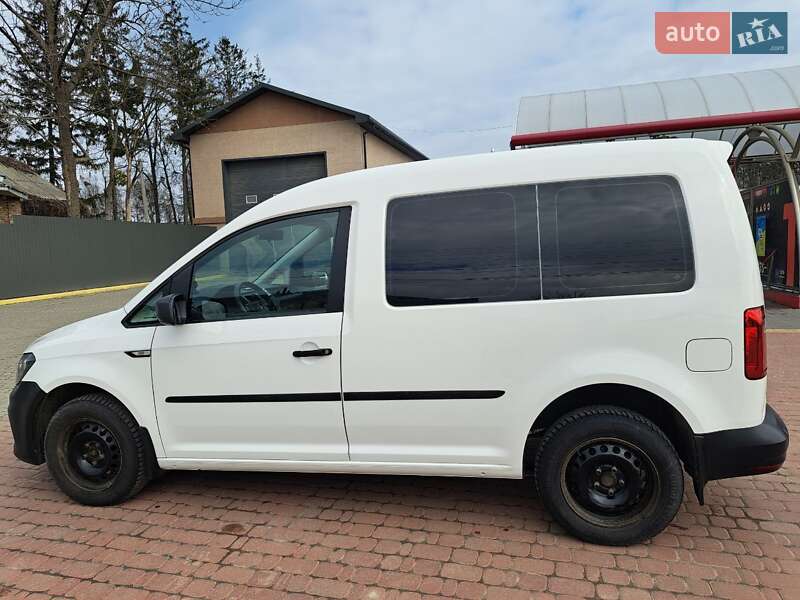 Мінівен Volkswagen Caddy 2016 в Умані