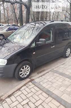 Минивэн Volkswagen Caddy 2008 в Житомире