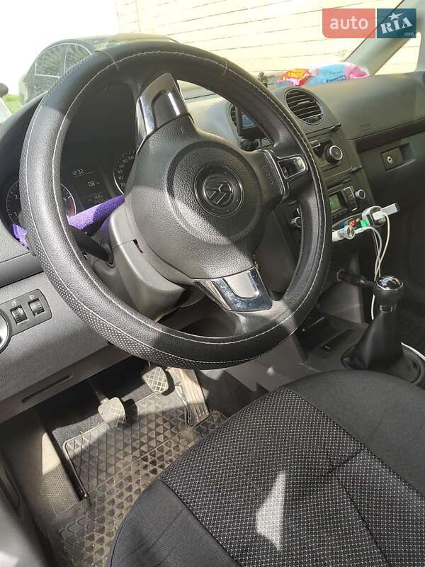 Мінівен Volkswagen Caddy 2013 в Києві
