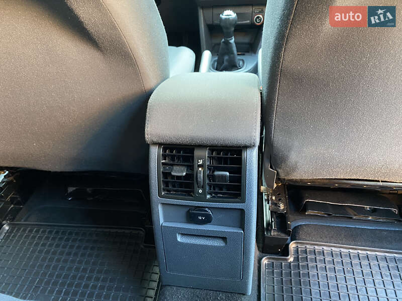 Мінівен Volkswagen Caddy 2012 в Луцьку