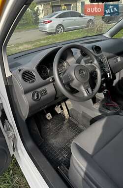Мінівен Volkswagen Caddy 2015 в Дніпрі