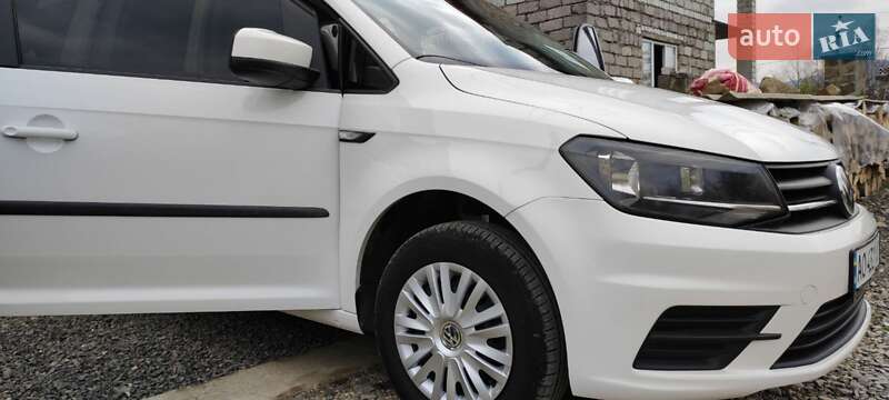 Мінівен Volkswagen Caddy 2017 в Хусті
