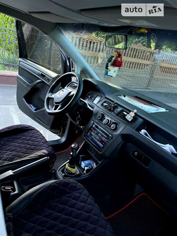 Грузовой фургон Volkswagen Caddy 2016 в Ровно