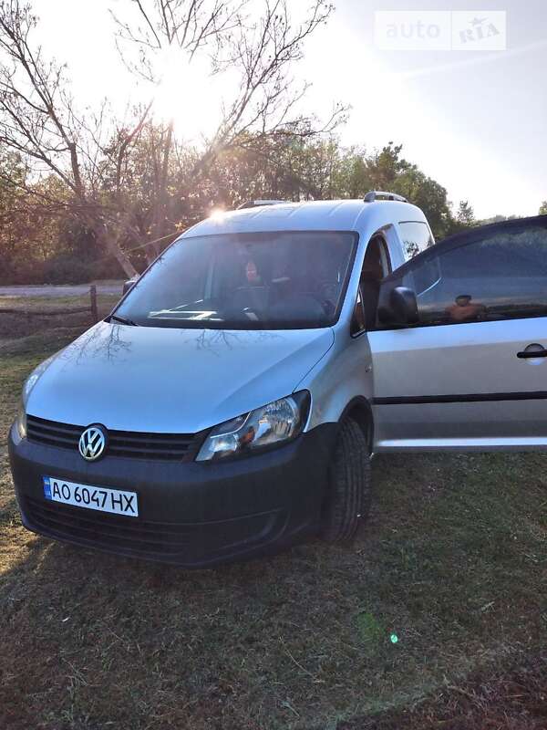 Минивэн Volkswagen Caddy 2011 в Иршаве