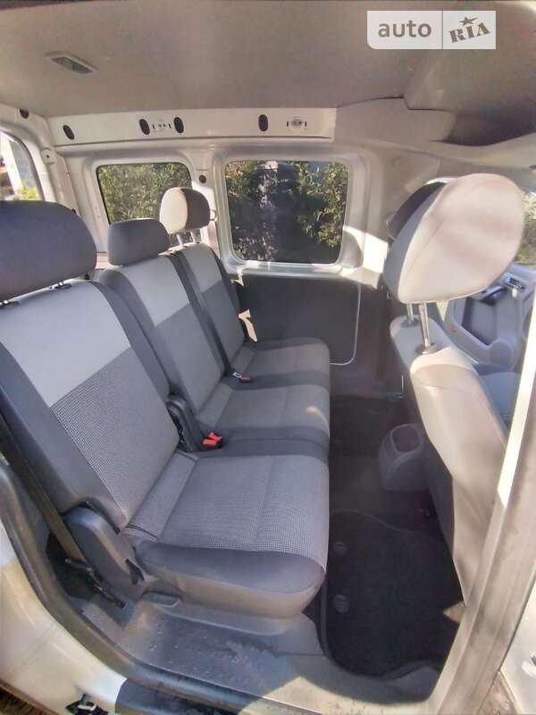 Минивэн Volkswagen Caddy 2011 в Иршаве