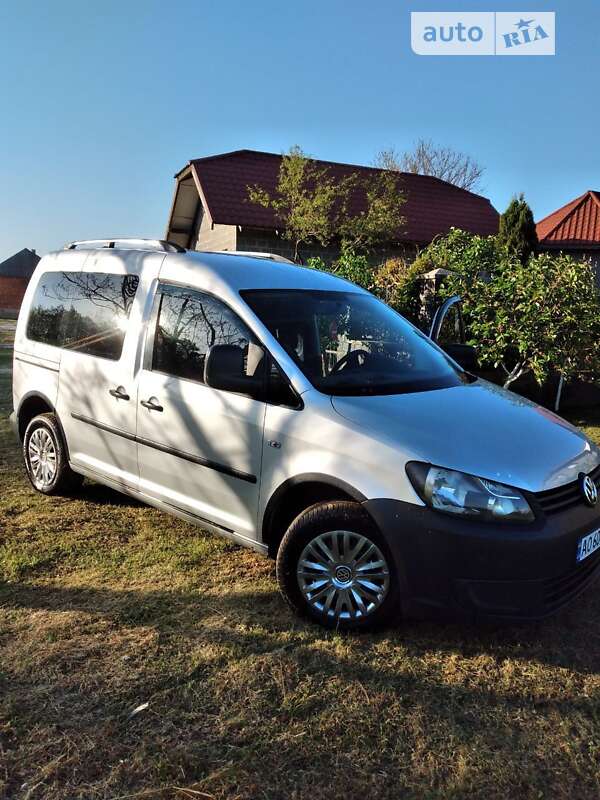 Минивэн Volkswagen Caddy 2011 в Иршаве
