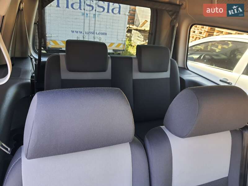 Минивэн Volkswagen Caddy 2011 в Черновцах фото 27 Минивэн Volkswagen Caddy 2011 в Черновцах