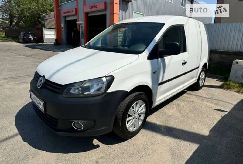 Вантажний фургон Volkswagen Caddy 2013 в Києві