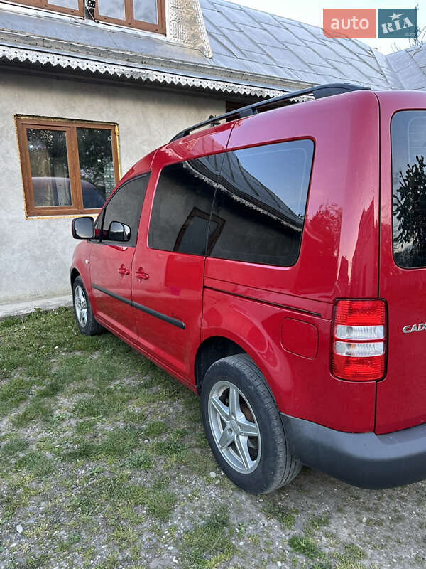 Минивэн Volkswagen Caddy 2010 в Вижнице