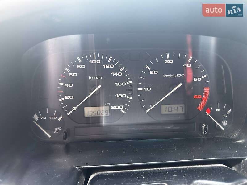 Мінівен Volkswagen Caddy 2002 в Теофіполі