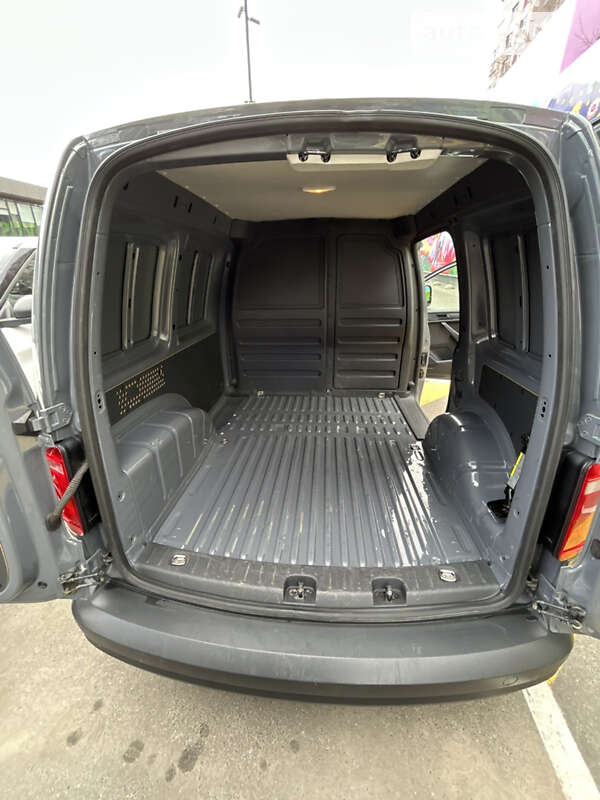 Грузовой фургон Volkswagen Caddy 2016 в Киеве