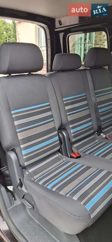 Минивэн Volkswagen Caddy 2010 в Киеве
