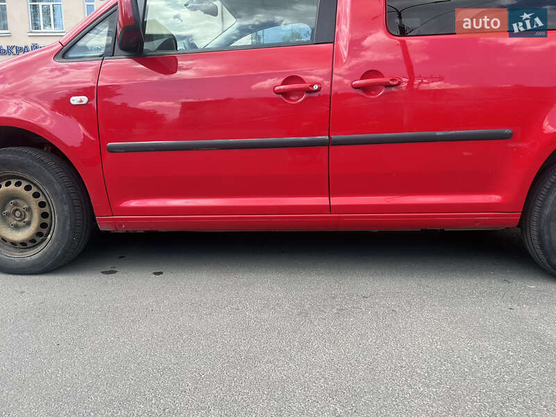 Минивэн Volkswagen Caddy 2009 в Киеве
