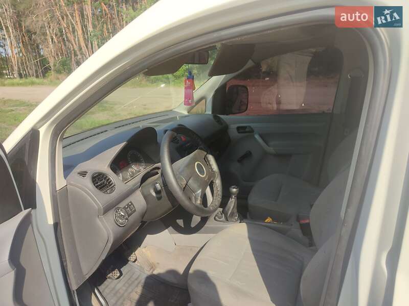 Минивэн Volkswagen Caddy 2004 в Чугуеве