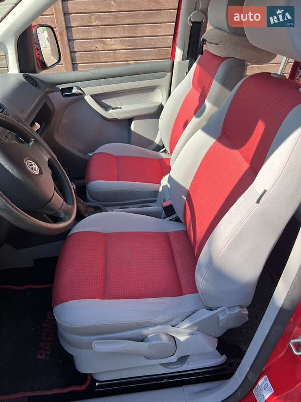 Минивэн Volkswagen Caddy 2009 в Киеве