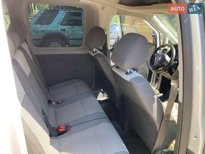 Минивэн Volkswagen Caddy 2013 в Покрове