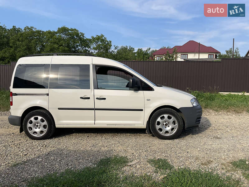 Минивэн Volkswagen Caddy 2007 в Сторожинце