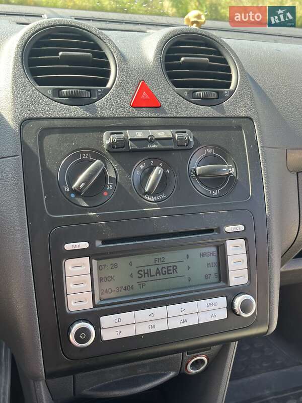 Минивэн Volkswagen Caddy 2006 в Комарному