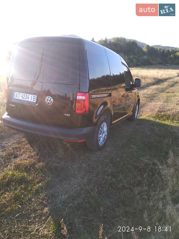 Минивэн Volkswagen Caddy 2016 в Ивано-Франковске