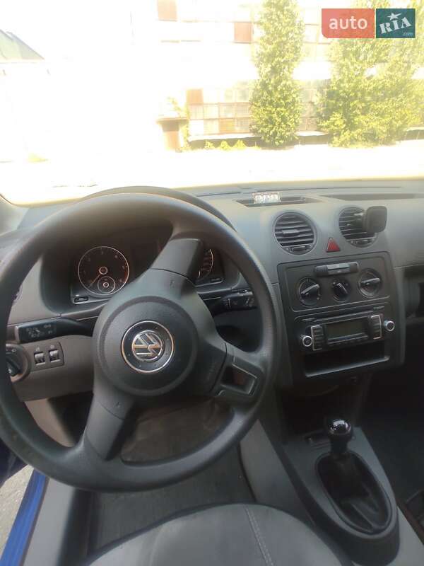 Минивэн Volkswagen Caddy 2011 в Киеве