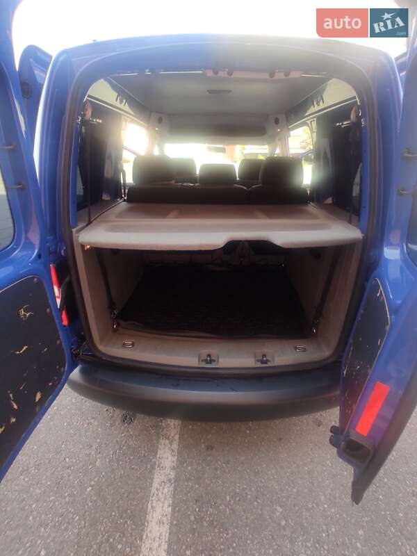 Минивэн Volkswagen Caddy 2011 в Киеве