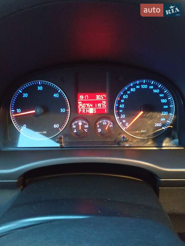 Мінівен Volkswagen Caddy 2010 в Києві