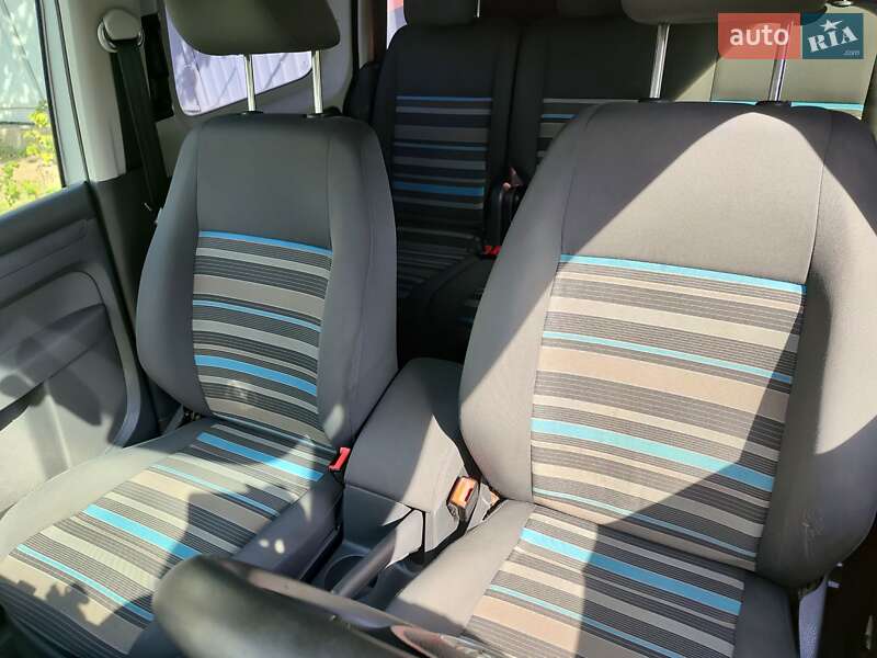 Минивэн Volkswagen Caddy 2011 в Великодолинском