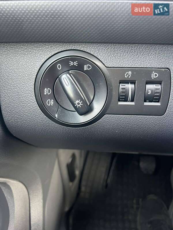 Минивэн Volkswagen Caddy 2011 в Сиховом