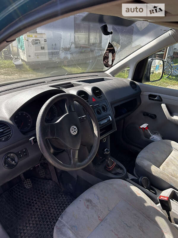 Грузовой фургон Volkswagen Caddy 2006 в Одессе